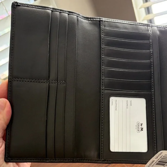 Vintage Coach Hampton Tan and Brown Signature Wallet - Picture 5 of 8